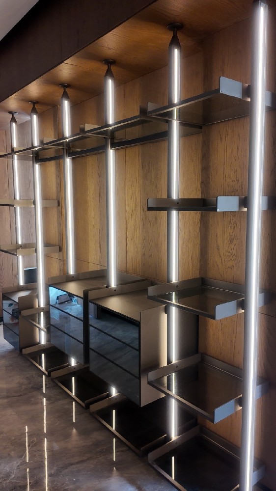 Aluminum alloy walk-in closet